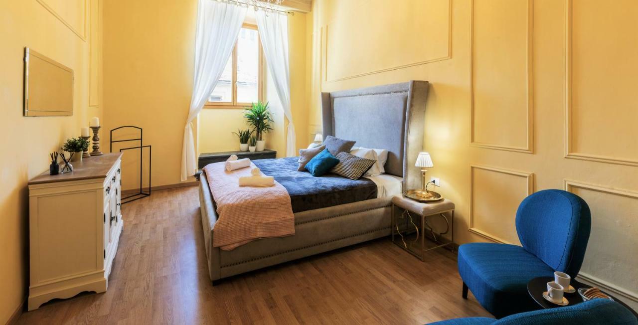 Historic Center Palace - Huge 4 Bedrooms Santa Croce Apartment - By LikehomeFirenze Eksteriør billede