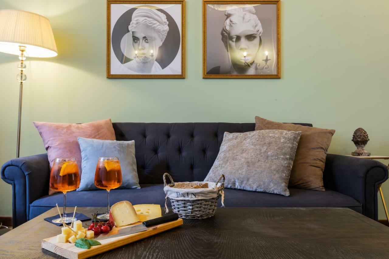 Historic Center Palace - Huge 4 Bedrooms Santa Croce Apartment - By LikehomeFirenze Eksteriør billede
