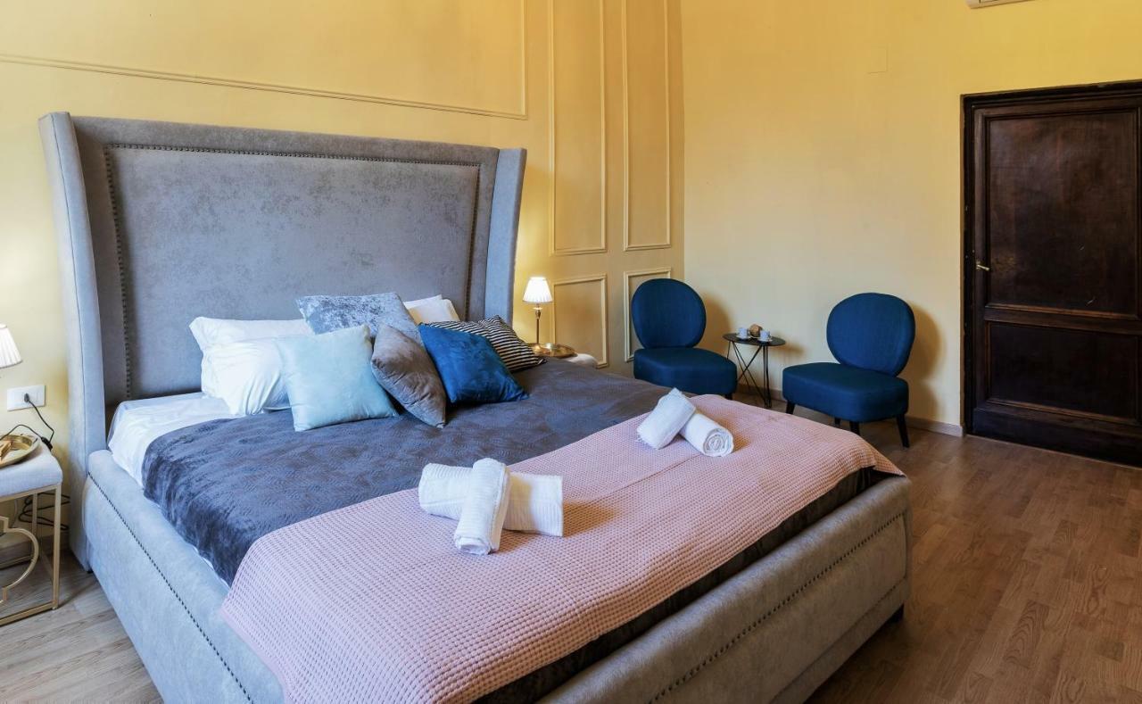 Historic Center Palace - Huge 4 Bedrooms Santa Croce Apartment - By LikehomeFirenze Eksteriør billede