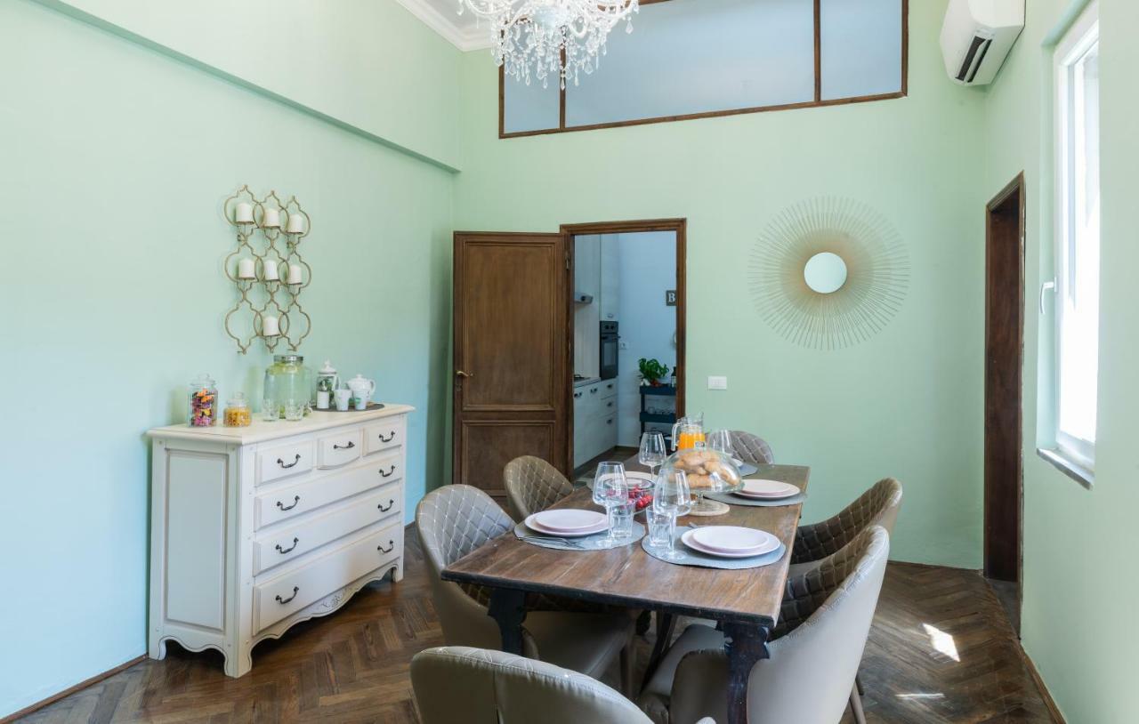 Historic Center Palace - Huge 4 Bedrooms Santa Croce Apartment - By LikehomeFirenze Eksteriør billede