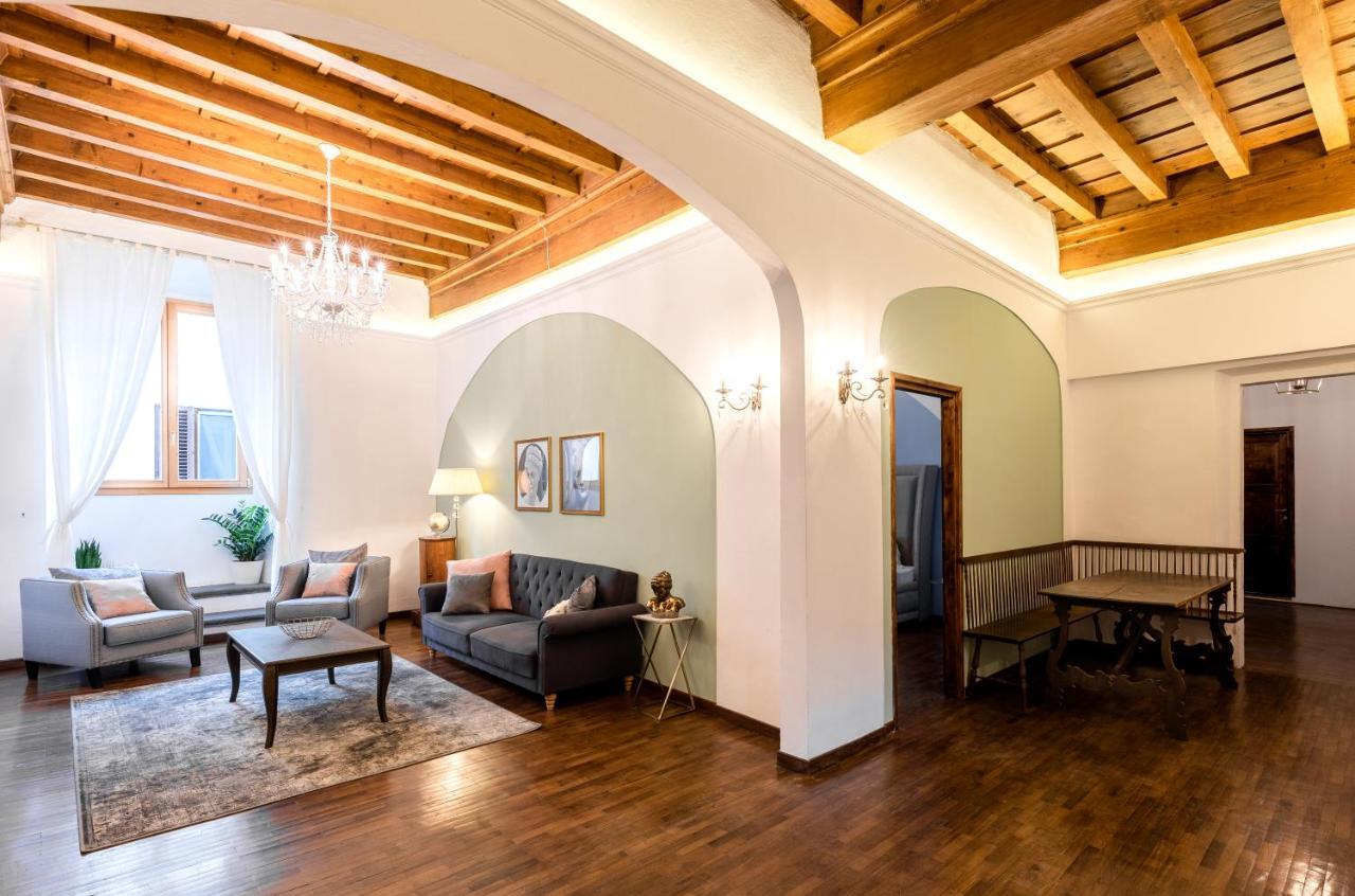 Historic Center Palace - Huge 4 Bedrooms Santa Croce Apartment - By LikehomeFirenze Eksteriør billede