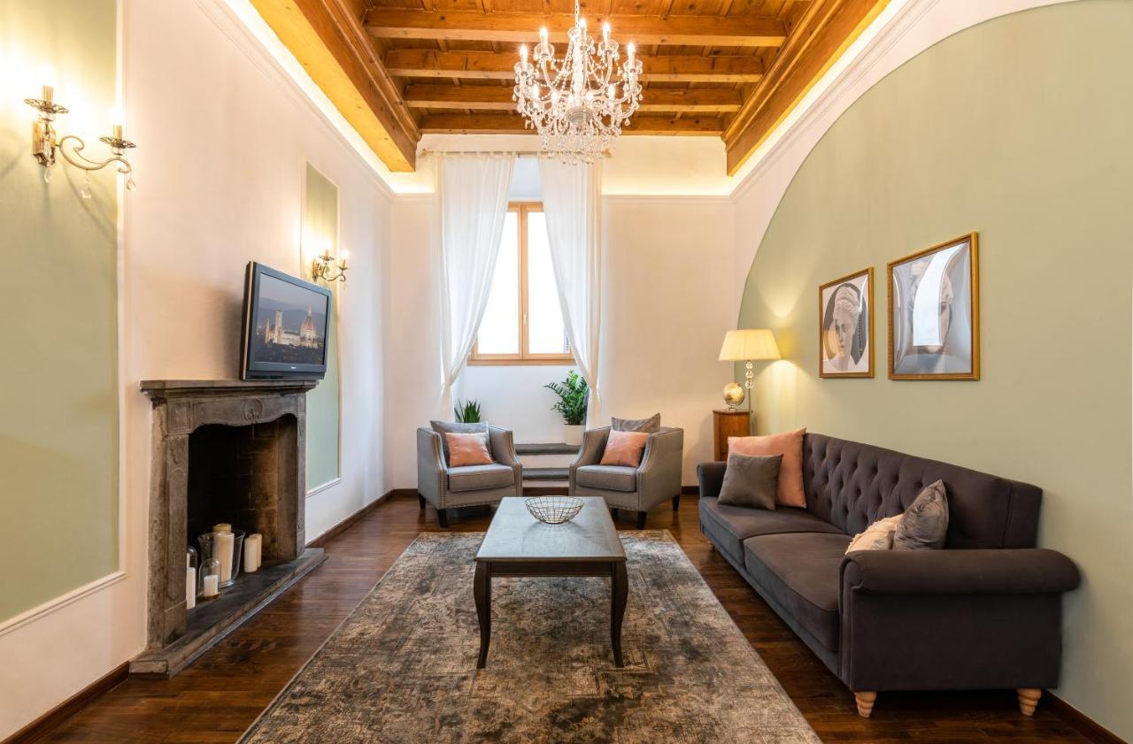 Historic Center Palace - Huge 4 Bedrooms Santa Croce Apartment - By LikehomeFirenze Eksteriør billede