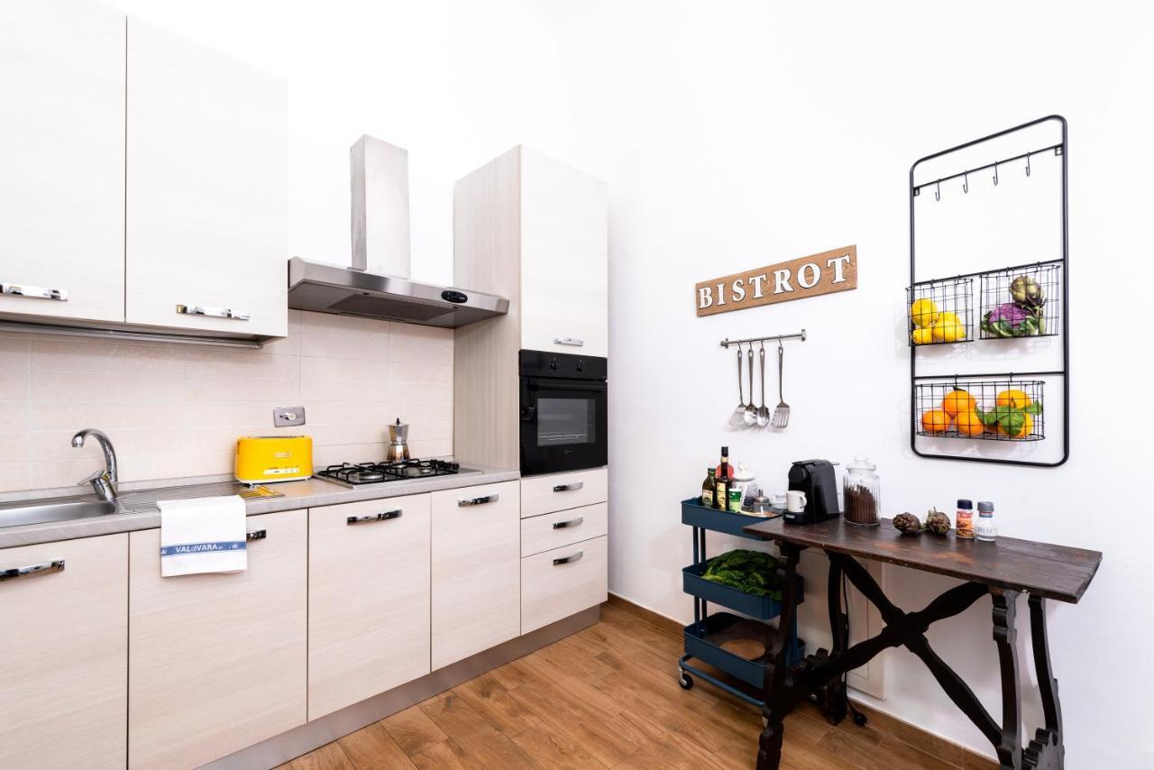 Historic Center Palace - Huge 4 Bedrooms Santa Croce Apartment - By LikehomeFirenze Eksteriør billede