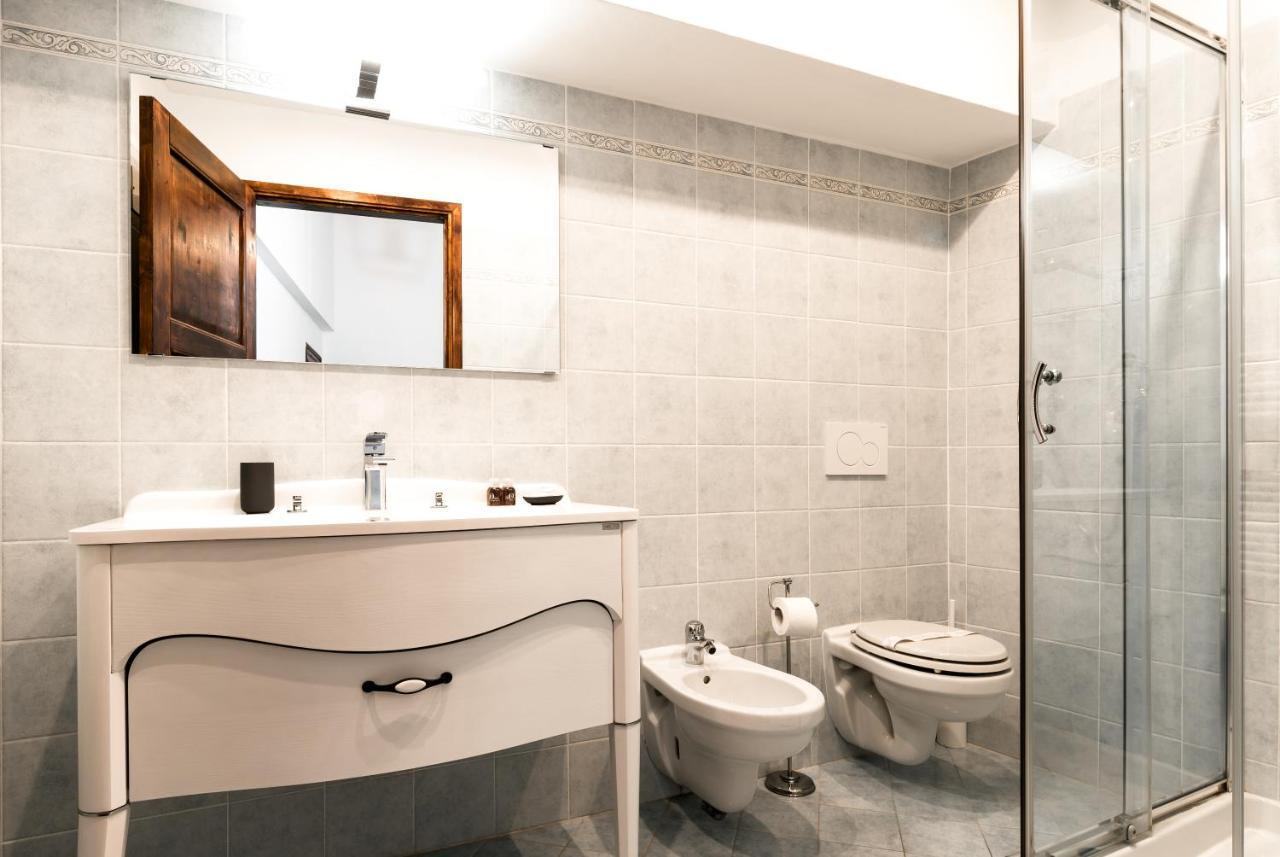 Historic Center Palace - Huge 4 Bedrooms Santa Croce Apartment - By LikehomeFirenze Eksteriør billede