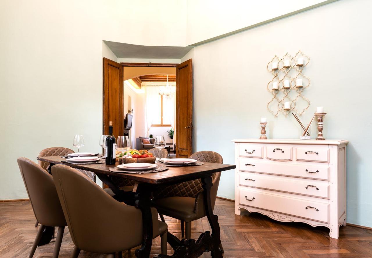 Historic Center Palace - Huge 4 Bedrooms Santa Croce Apartment - By LikehomeFirenze Eksteriør billede